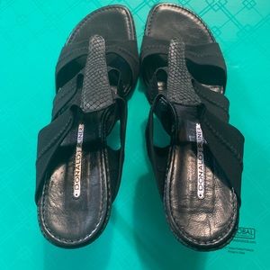 Woman Sandal with Leather insole ,synthetic upper with 2.3’’ Heel Size 7 M -NWOT